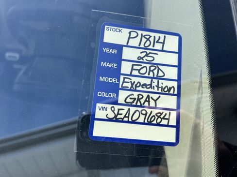 Used 2025 Ford Expedition Active image 26