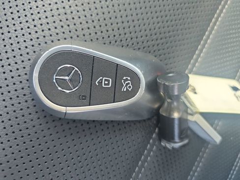 Used 2026 Mercedes-Benz GLC 300 4MATIC image 29