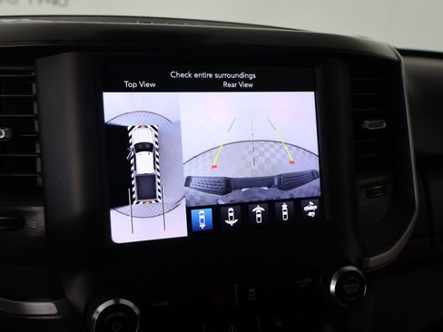 Used 2019 RAM 2500 Big Horn w/ Black Appearance Package image 6