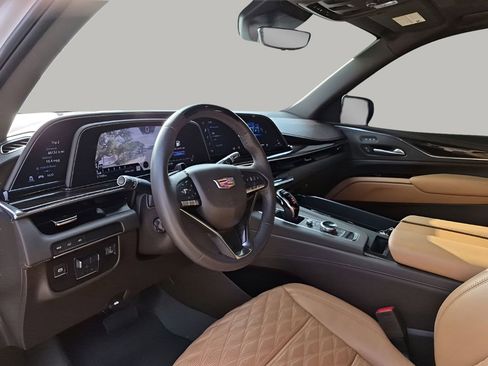 Certified 2024 Cadillac Escalade Sport w/ Touring Package image 31