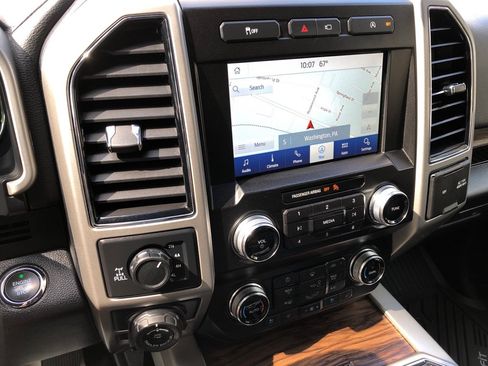 Used 2019 Ford F150 Lariat w/ Equipment Group 502A Luxury AWD/4WD image 32