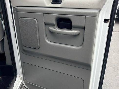 Used 2007 Ford E-350 and Econoline 350 XL RWD image 15