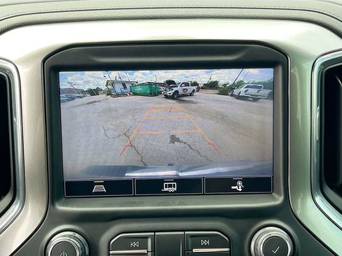 Used 2021 Chevrolet Silverado 1500 LTZ AWD/4WD image 13