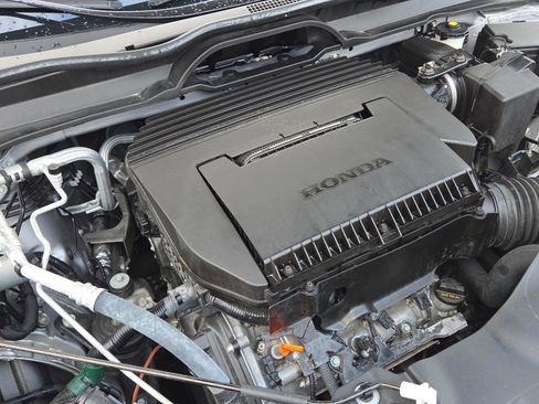 Used 2023 Honda Pilot Sport image 31