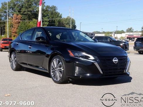 New 2025 Nissan Altima 2.5 SL image 1