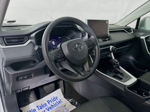 Used 2024 Toyota RAV4 XLE image 9