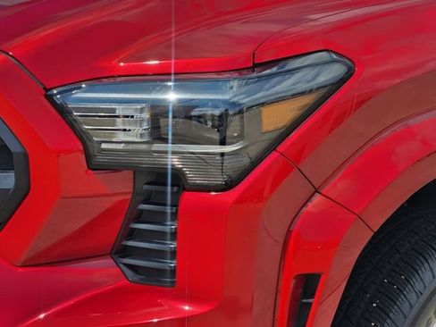 Certified 2025 Toyota Tacoma SR5 AWD/4WD image 9