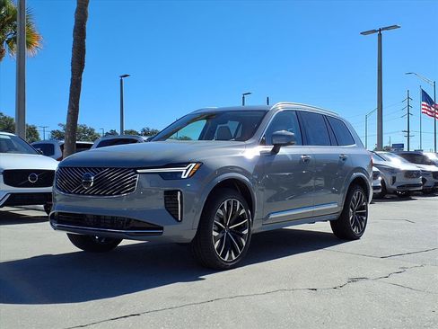 New 2026 Volvo XC90 B6 Ultra image 3