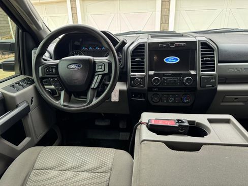 Used 2017 Ford F250 XLT w/ XLT Premium Package image 21