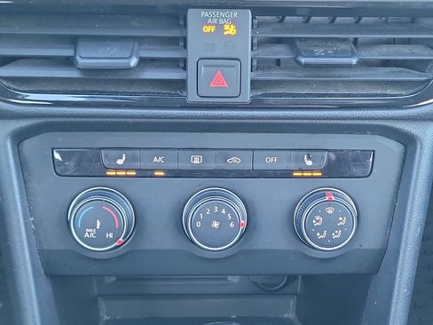 Used 2022 Volkswagen Taos S image 18