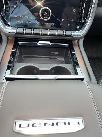 New 2026 GMC Yukon Denali w/ Denali Reserve Package AWD/4WD image 12