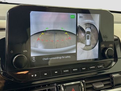 Used 2023 Nissan Pathfinder SL image 14