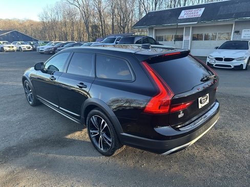 Used 2018 Volvo V90 T5 Cross Country w/ Convenience Package image 7