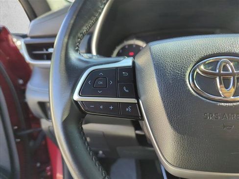 Certified 2024 Toyota Highlander XSE FWD image 16