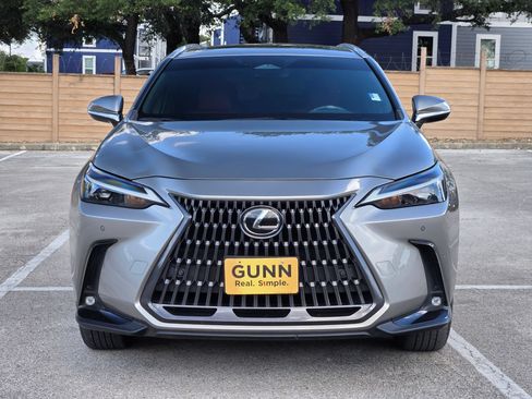Used 2024 Lexus NX 250 FWD w/ Towing Package (2000 Lbs) image 9