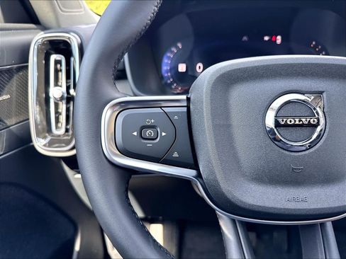 New 2026 Volvo XC40 B5 Ultra w/ Protection Package Premier AWD/4WD image 17