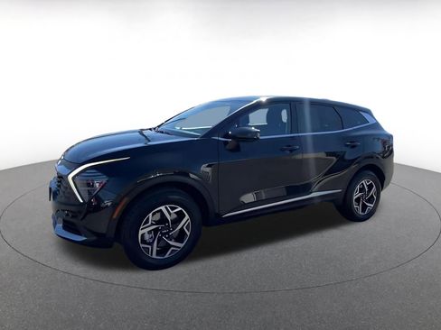 Used 2025 Kia Sportage LX image 8