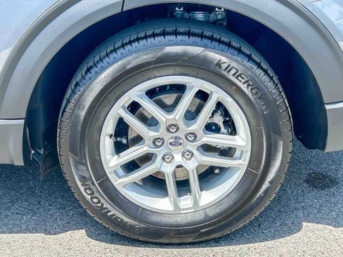 Used 2026 Ford Explorer Active RWD image 13