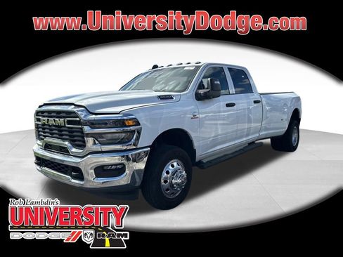 Used 2025 RAM 3500 Tradesman AWD/4WD image 1