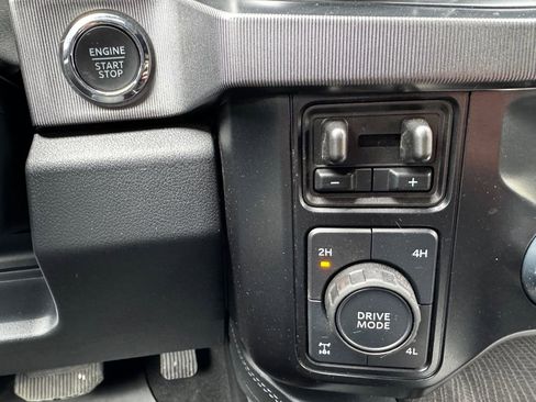 Used 2025 Ford F350 Platinum w/ FX4 Off-Road Package AWD/4WD image 18