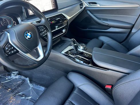 Used 2023 BMW 530e RWD image 12