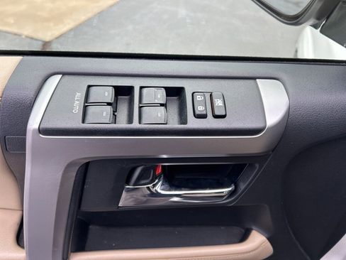 Used 2023 Toyota 4Runner SR5 Premium image 4