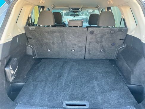 Used 2024 Nissan Rogue SV FWD image 17