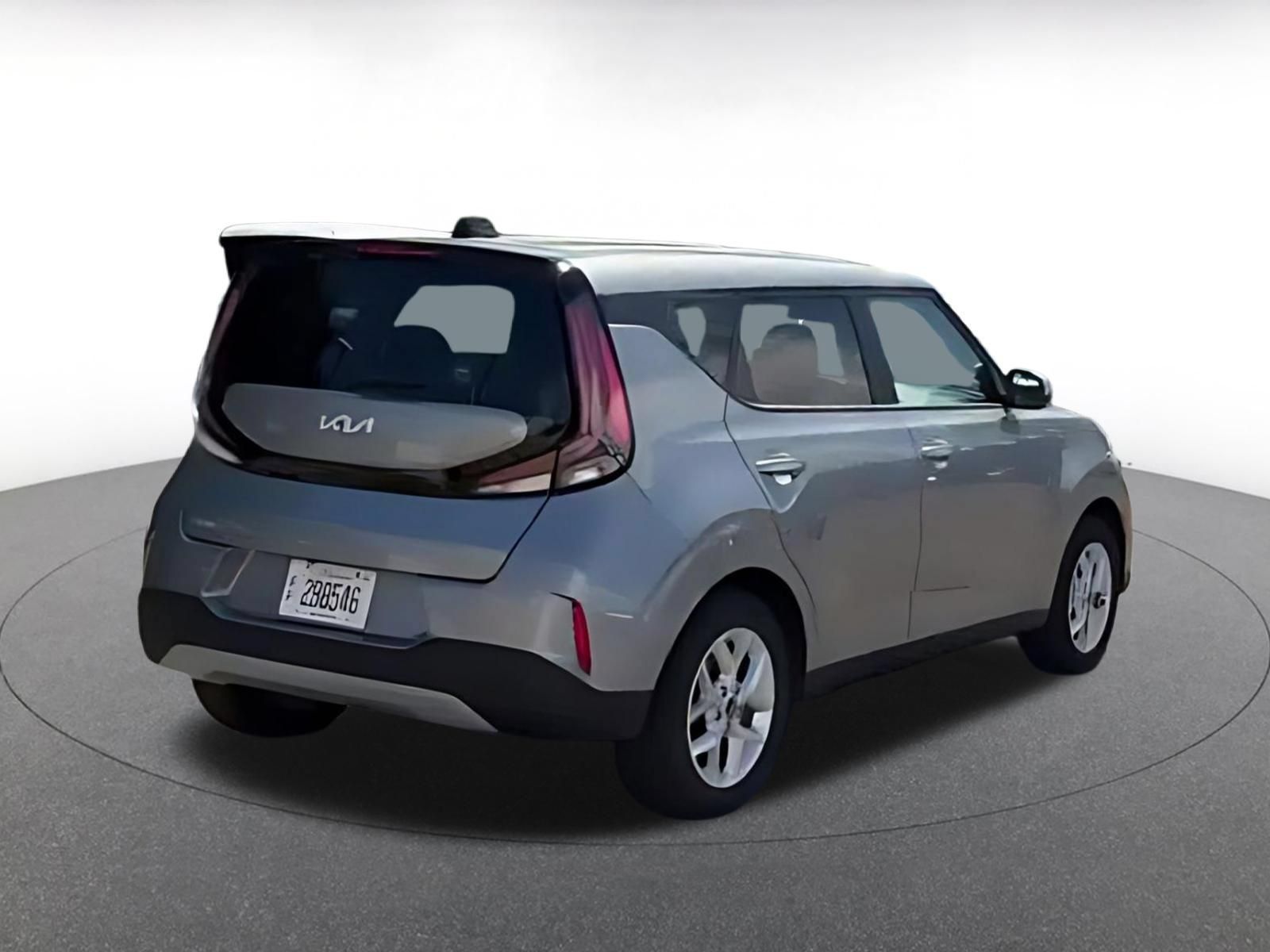 Used 2025 Kia Soul LX w/ LX Technology Package FWD image 13