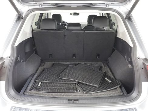 Used 2022 Volkswagen Tiguan SE AWD/4WD image 18