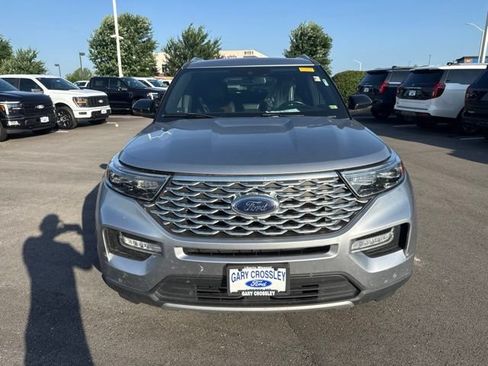 Used 2020 Ford Explorer Platinum w/ Premium Technology Package AWD/4WD image 2