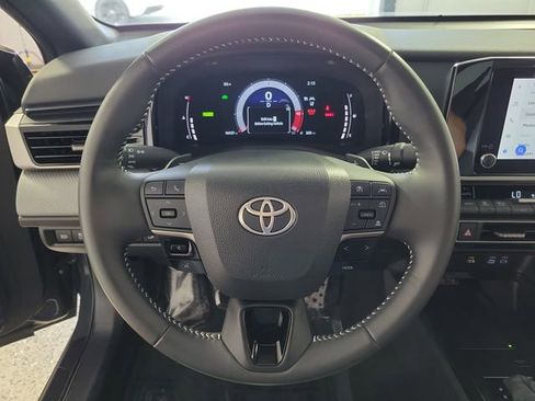 Used 2025 Toyota Camry SE FWD image 26