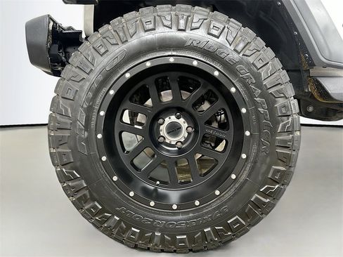 Used 2020 Jeep Gladiator Sport w/ Quick Order Package 24S image 33