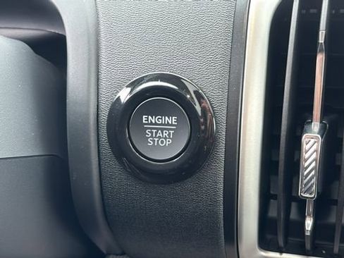 New 2025 Ford Expedition Active image 15