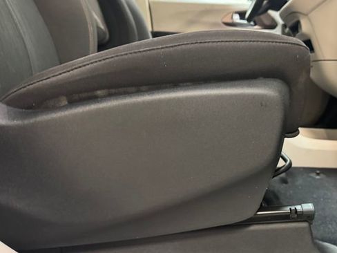 Used 2017 Chrysler Pacifica Touring image 42