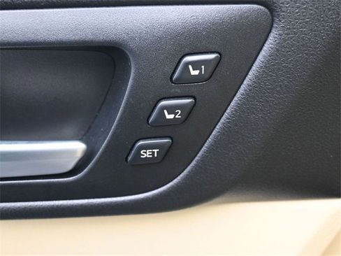 Used 2015 Toyota Highlander Limited image 21