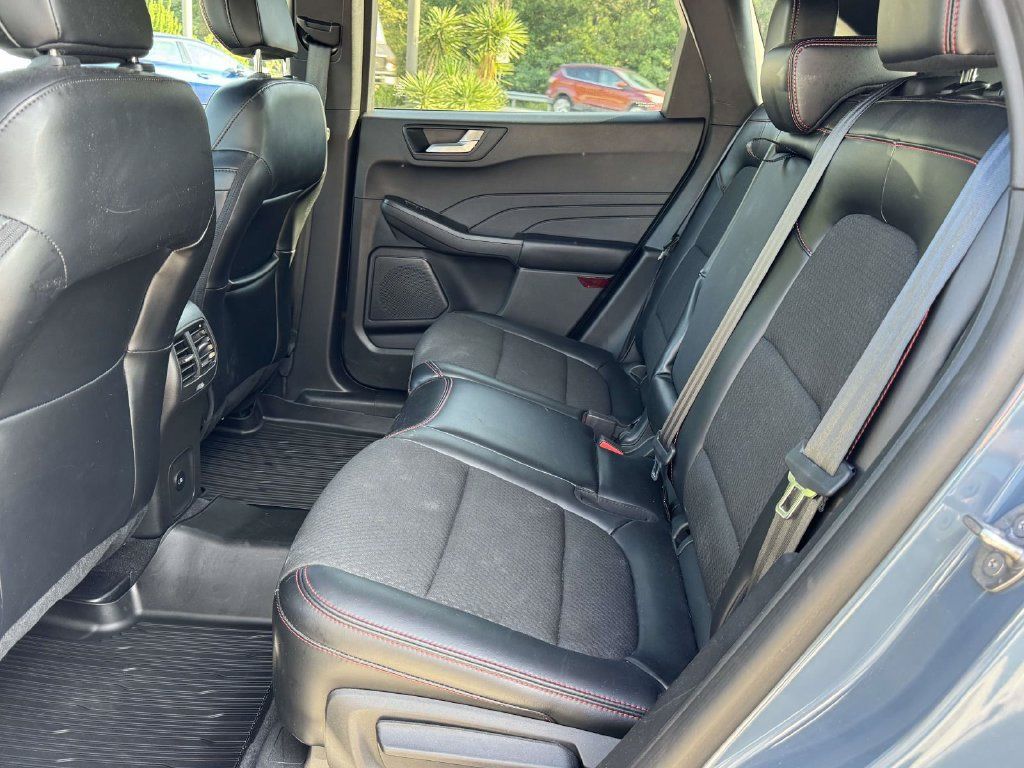Used 2023 Ford Escape ST-Line Elite AWD/4WD image 17
