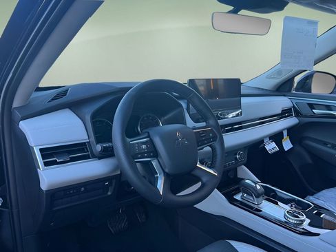 New 2026 Mitsubishi Outlander SE AWD/4WD image 11