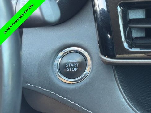 Used 2023 Toyota Highlander LE image 25