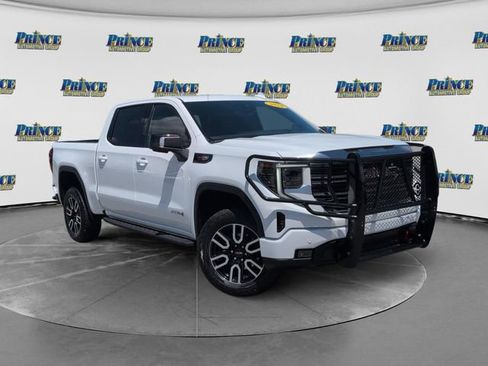 Used 2024 GMC Sierra 1500 AT4 w/ Technology Package AWD/4WD image 3