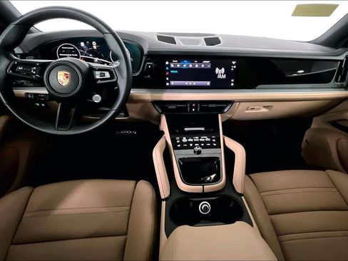 Used 2024 Porsche Cayenne image 15