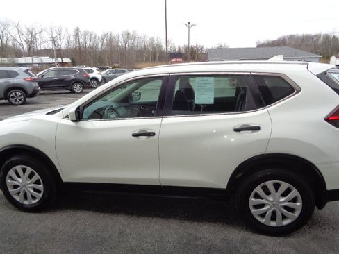 Used 2018 Nissan Rogue S image 6