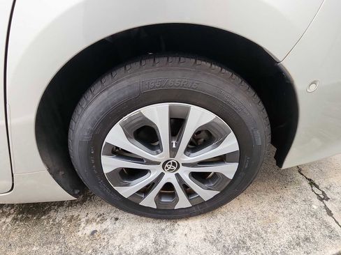 Used 2020 Toyota Prius Prime Limited image 10