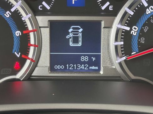 Used 2018 Toyota 4Runner Limited AWD/4WD image 27