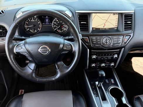 Used 2020 Nissan Pathfinder SL image 13