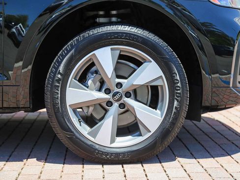Certified 2023 Audi Q5 Premium w/ Convenience Package AWD/4WD image 10