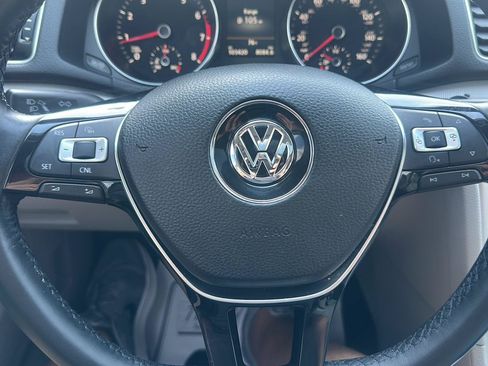 Used 2019 Volkswagen Passat 2.0T Wolfsburg w/ Wheels & Sunroof Package FWD image 22