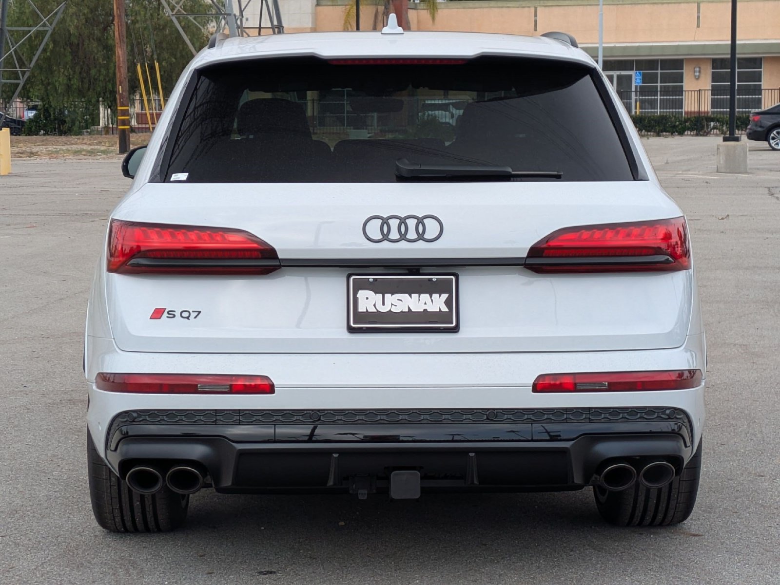 Used 2026 Audi SQ7 Premium Plus AWD/4WD image 4