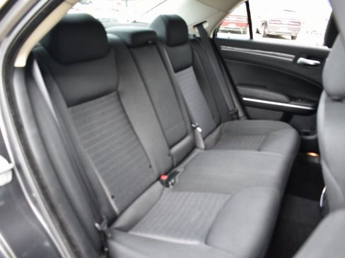 Used 2022 Chrysler 300 Touring w/ Sport Appearance Package image 18