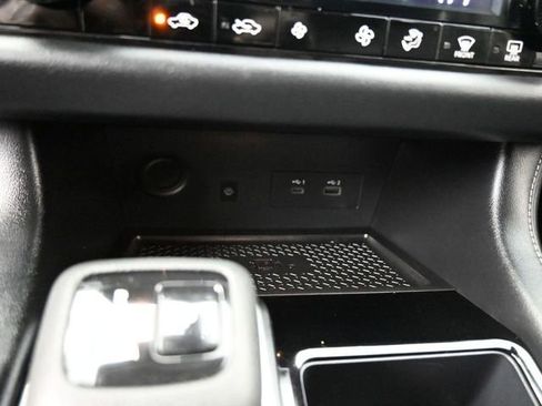 Used 2024 Nissan Pathfinder SL image 11