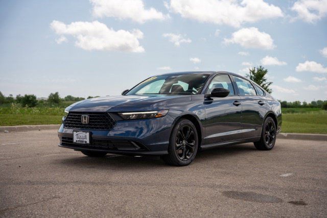 Used 2025 Honda Accord SE image 3